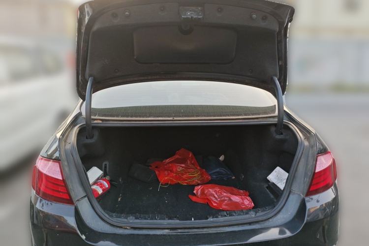 Used BMW 5 Series 2013 525Li Leading Model Trunk