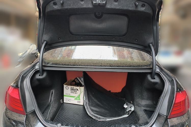 Used BMW 5 Series 2013 525Li Leading Model Trunk