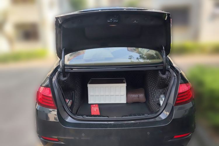 Used BMW 5 Series 2013 525Li Leading Model Trunk