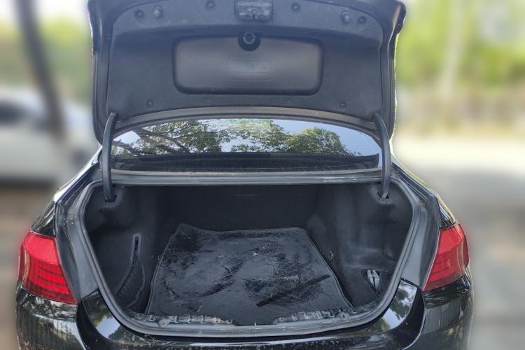 Used BMW 5 Series 2013 525Li Leading Model Trunk