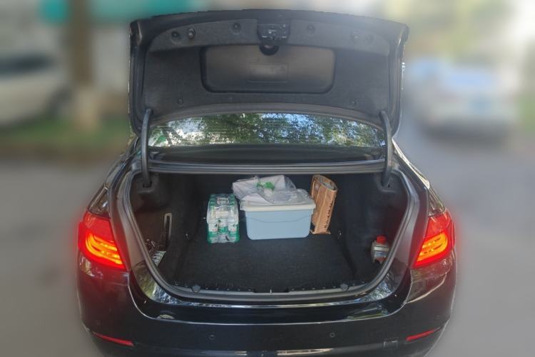 Used BMW 5 Series 2013 525Li Leading Model Trunk