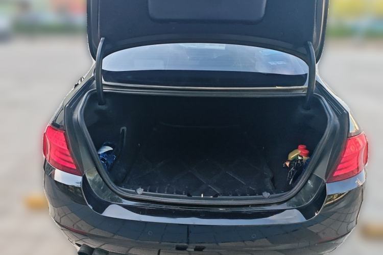 Used BMW 5 Series 2013 525Li Leading Model Trunk