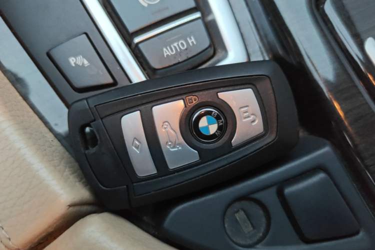 Used BMW 5 Series 2013 530Li Leading Model Vehicle Key