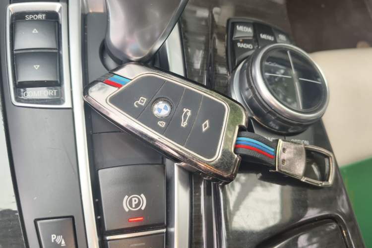 Used BMW 5 Series 2013 530Li Leading Model Vehicle Key