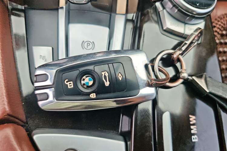 Used BMW 5 Series 2013 530Li Leading Model Vehicle Key