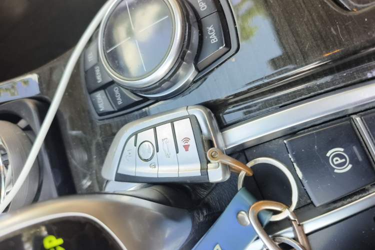 Used BMW 5 Series 2013 535Li Leading Model Vehicle Key