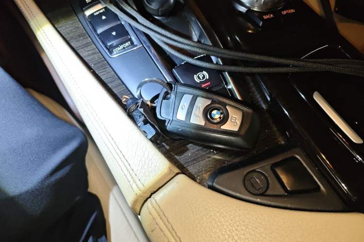 Used BMW 5 Series 2013 530Li Leading Model Vehicle Key