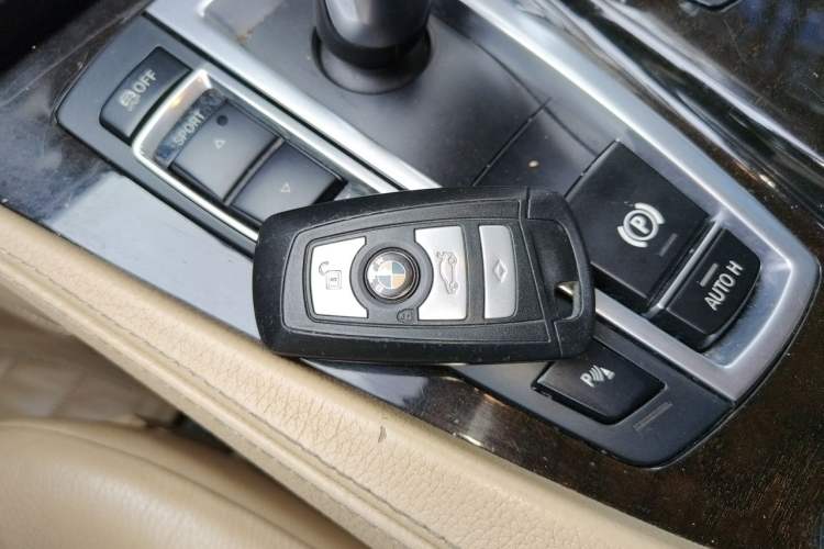 Used BMW 5 Series 2013 525Li Luxury Model Vehicle Key