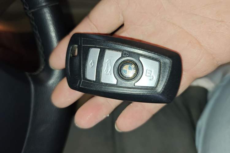 Used BMW 5 Series 2013 528i xDrive Luxury Edition Vehicle Key
