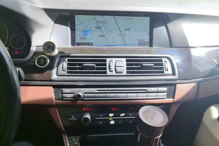 Used BMW 5 Series 2013 530i Luxury Touring Edition Audio And AC Panel