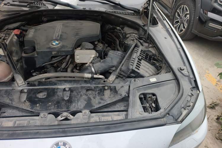 Used BMW 5 Series 2013 525Li Leading Model Engine Bay Left