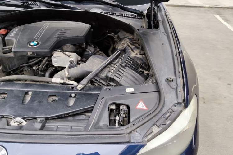 Used BMW 5 Series 2013 525Li Luxury Model Engine Bay Left