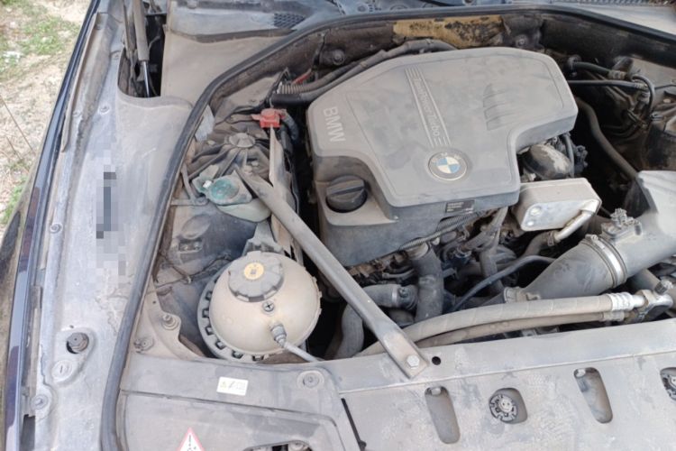 Used BMW 5 Series 2013 525Li Luxury Model Engine Bay Right