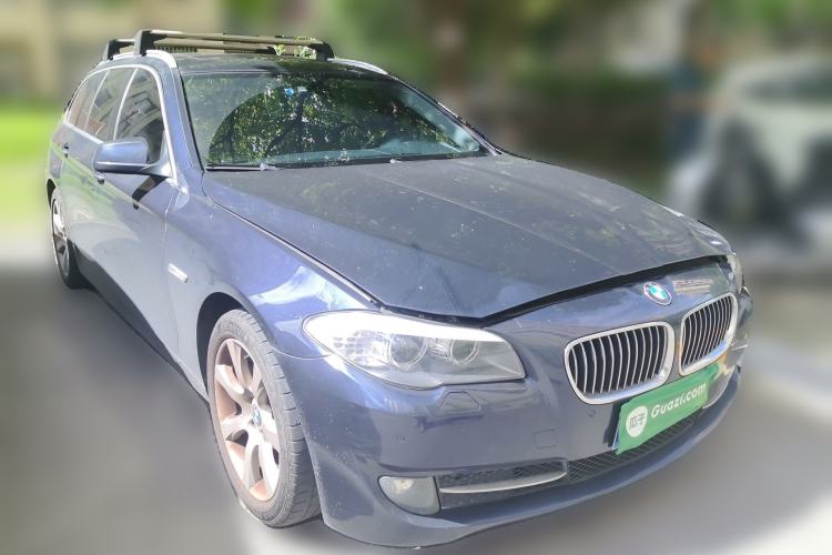 Used BMW 5 Series 2013 530i Luxury Touring Edition Front Right 45 Deg