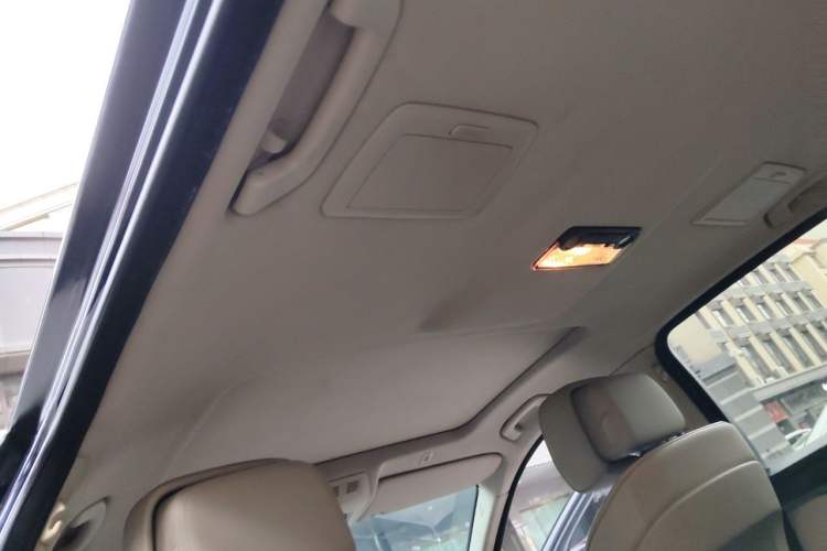 Used BMW 5 Series 2013 525Li Luxury Model Headliner
