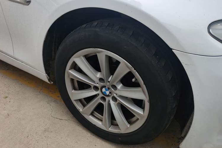 Used BMW 5 Series 2013 525Li Leading Model Right Front Wheel Hub