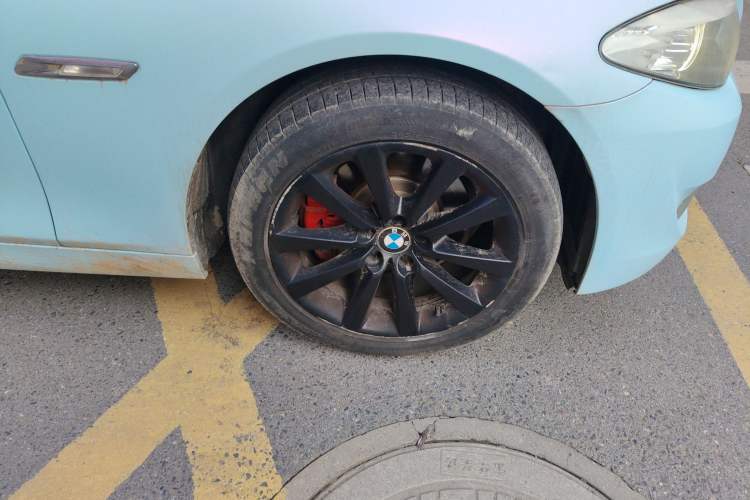 Used BMW 5 Series 2013 530Li Leading Model Right Front Wheel Hub