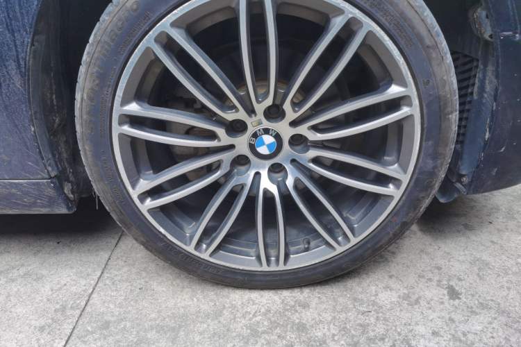 Used BMW 5 Series 2013 525Li Luxury Model Right Front Wheel Hub