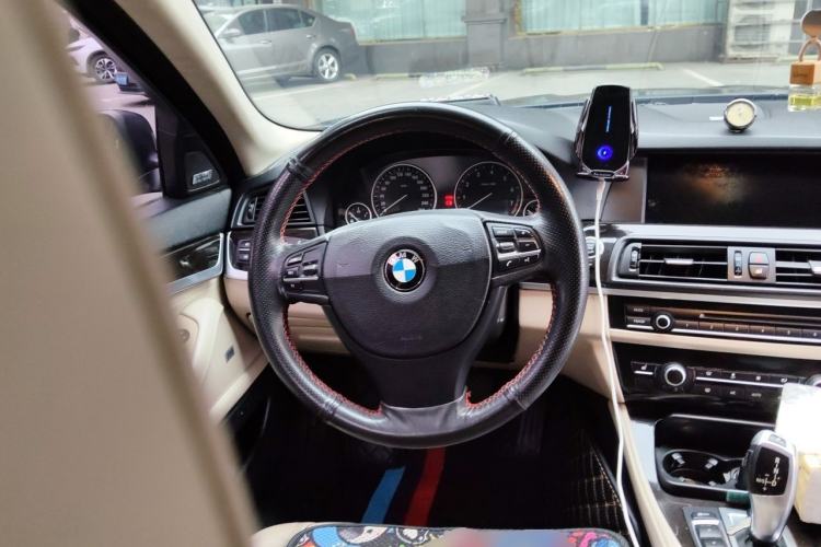 Used BMW 5 Series 2013 525Li Luxury Model Steering Wheel