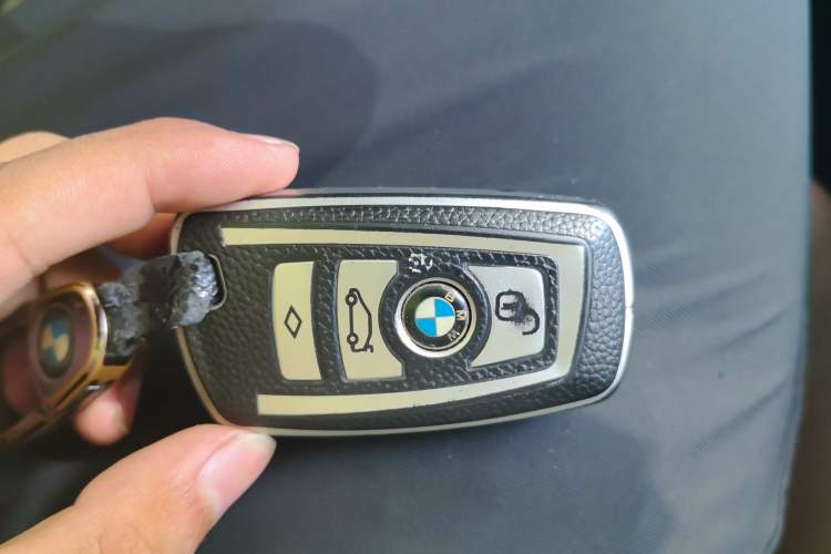 Used BMW 5 Series 2013 530i Luxury Touring Edition Vehicle Key