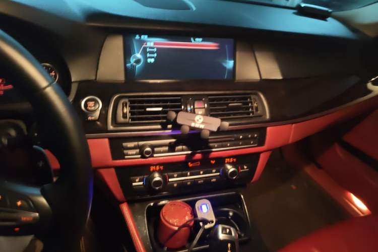 Used BMW 5 Series 2013 525Li Luxury Model Audio And AC Panel