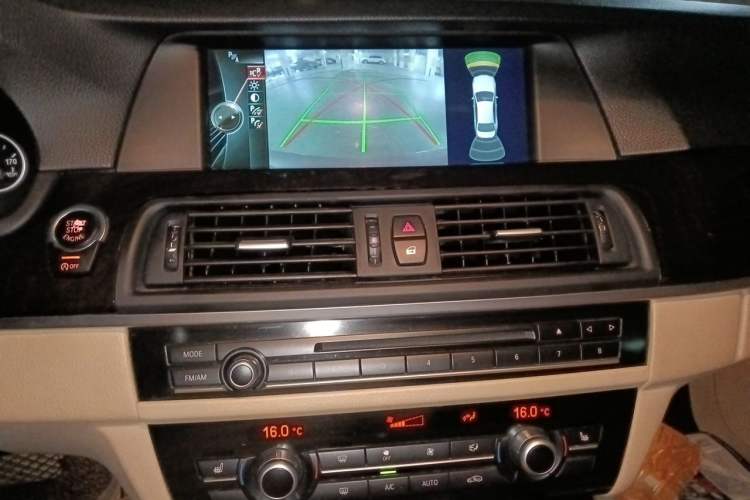 Used BMW 5 Series 2013 525Li Luxury Model Audio And AC Panel