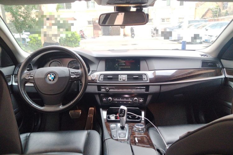 Used BMW 5 Series 2013 525Li Luxury Model Center Console