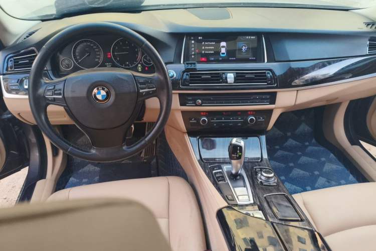 Used BMW 5 Series 2013 525Li Leading Model Center Console
