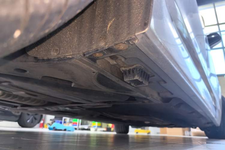 Used BMW 5 Series 2013 530Li Leading Model Chassis Rear Right