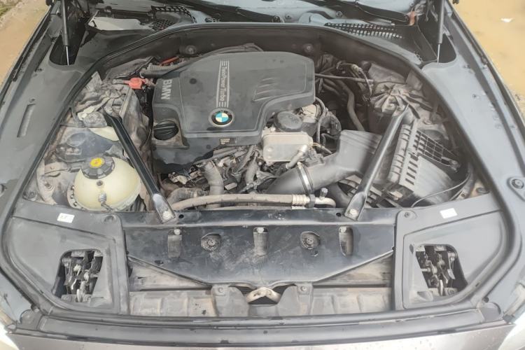 Used BMW 5 Series 2013 520Li Elegant Edition Engine Bay