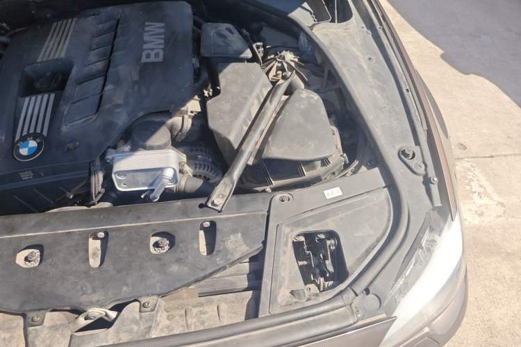 Used BMW 5 Series 2013 530Li Leading Model Engine Bay Left