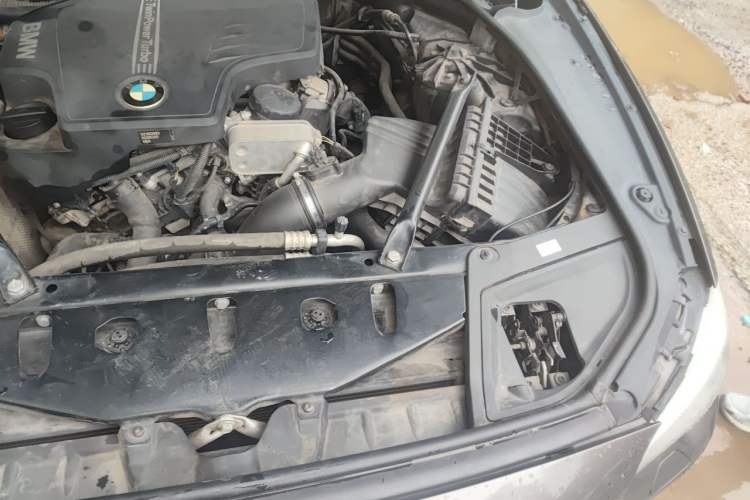Used BMW 5 Series 2013 520Li Elegant Edition Engine Bay Left