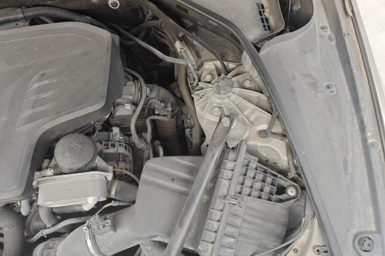 Used BMW 5 Series 2013 525Li Leading Model Engine Bay Left