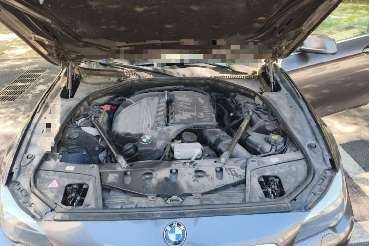 Used BMW 5 Series 2013 535Li Luxury Model Engine Bay