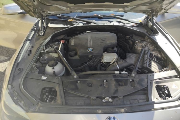 Used BMW 5 Series 2013 525Li Luxury Model Engine Bay