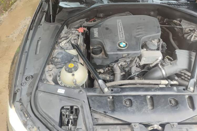 Used BMW 5 Series 2013 520Li Elegant Edition Engine Bay Right