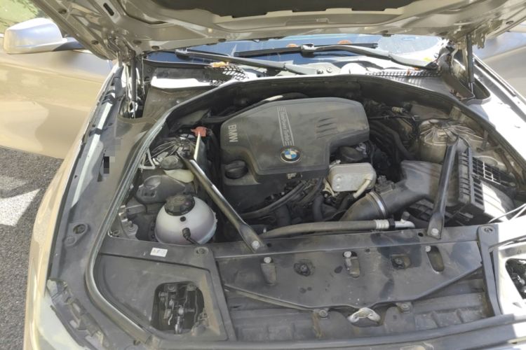 Used BMW 5 Series 2013 525Li Luxury Model Engine Bay Right