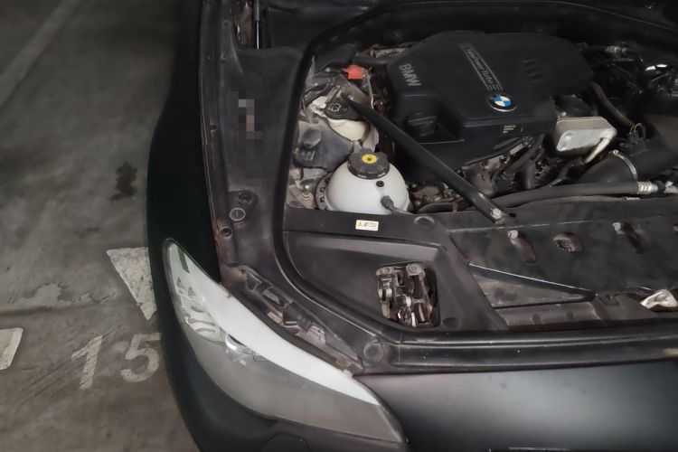 Used BMW 5 Series 2013 525Li Luxury Model Engine Bay Right