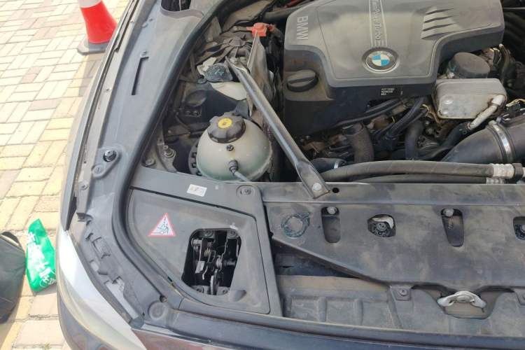 Used BMW 5 Series 2013 520Li Elegant Edition Engine Bay Right