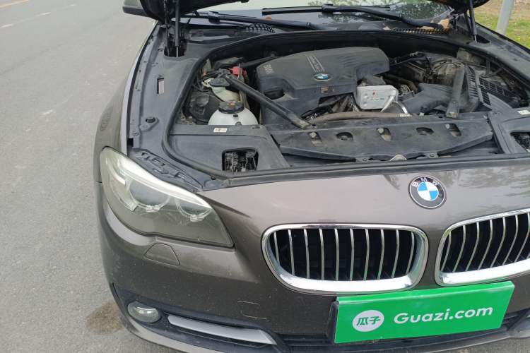 Used BMW 5 Series 2013 525Li Leading Model Engine Bay Right