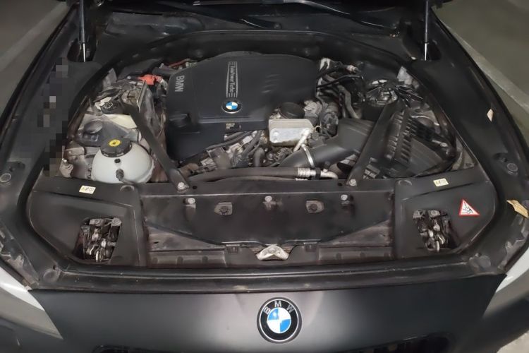 Used BMW 5 Series 2013 525Li Luxury Model Engine Bay