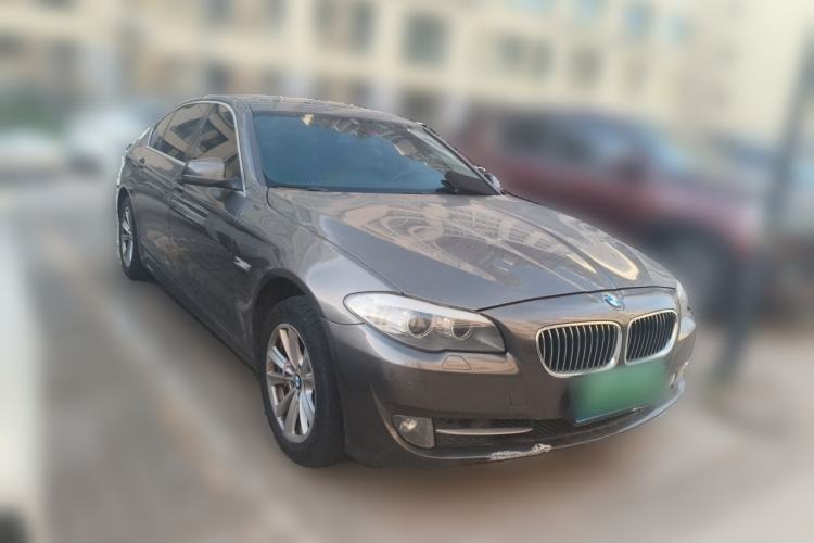 Used BMW 5 Series 2013 525Li Leading Model Front Right 45 Deg