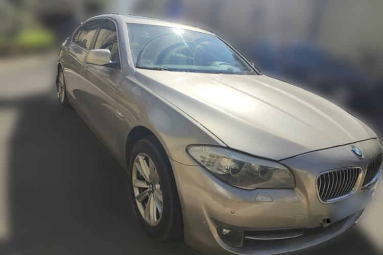 Used BMW 5 Series 2013 525Li Luxury Model Front Right 45 Deg