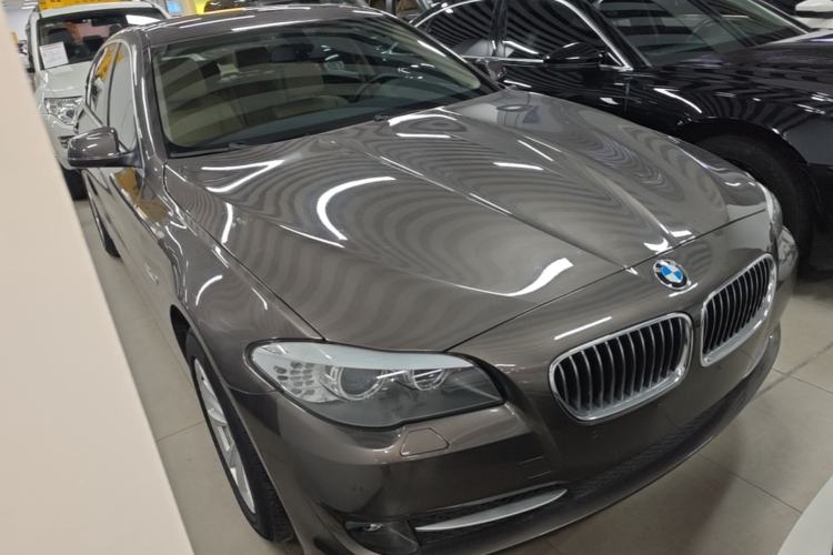 Used BMW 5 Series 2013 525Li Leading Model Front Right 45 Deg