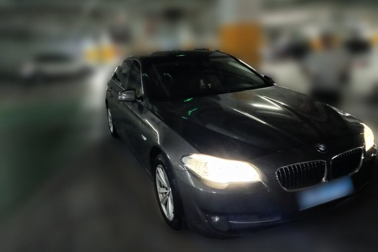 Used BMW 5 Series 2013 525Li Luxury Model Front Right 45 Deg