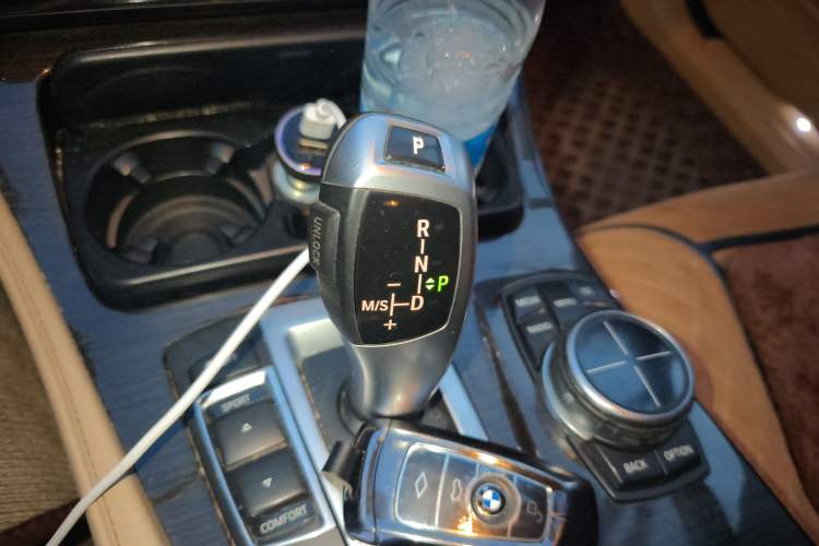 Used BMW 5 Series 2013 530Li Leading Model Gear Lever