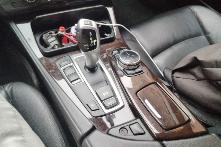 Used BMW 5 Series 2013 525Li Luxury Model Gear Lever