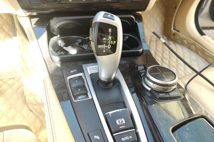 Used BMW 5 Series 2013 525Li Luxury Model Gear Lever