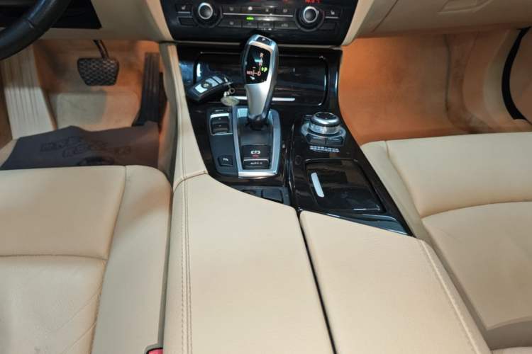 Used BMW 5 Series 2013 525Li Leading Model Gear Lever
