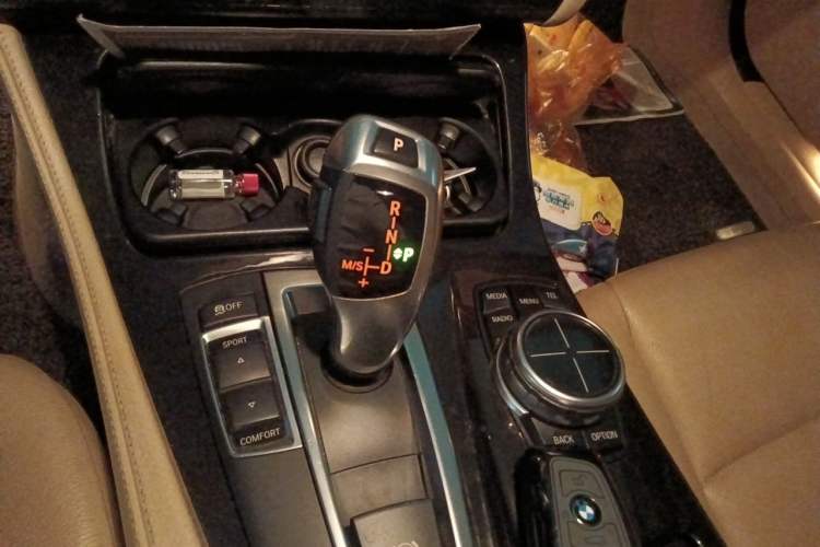 Used BMW 5 Series 2013 525Li Luxury Model Gear Lever